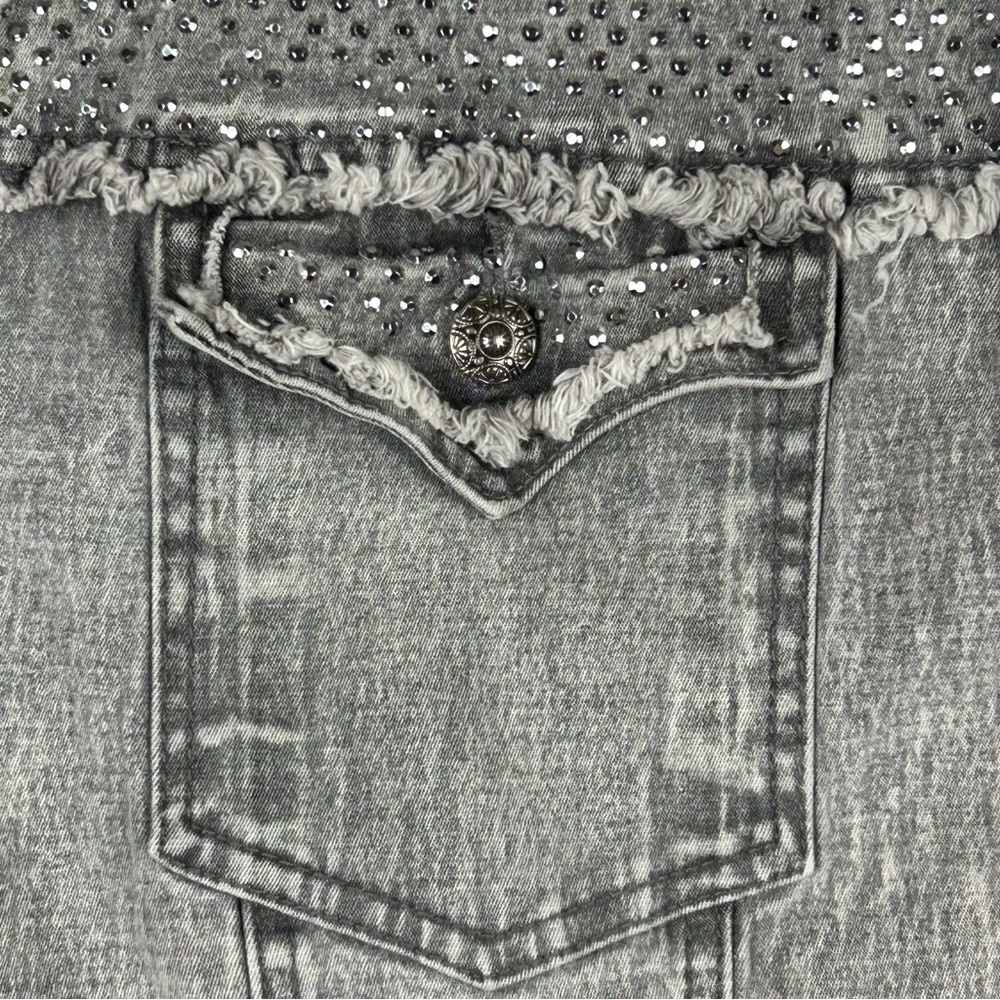 DG2 Diane Gilman 3X Grey Embellished Denim Jacket — Frayed & Studded - Picture 6 of 15